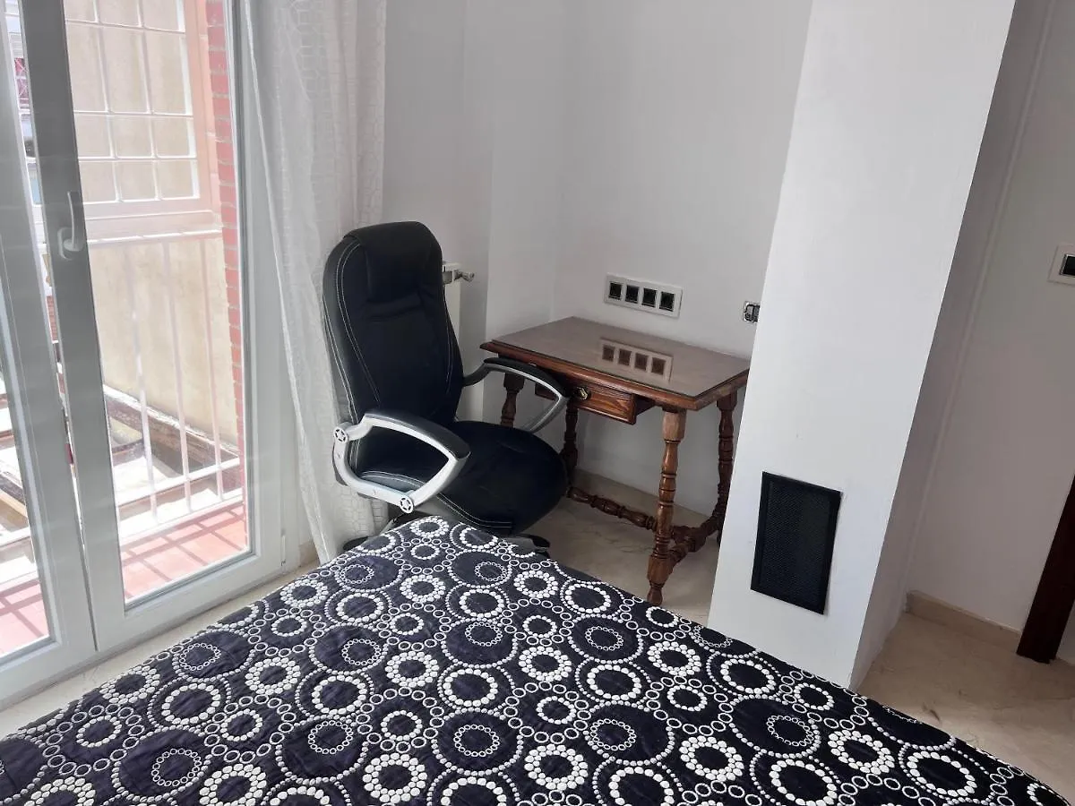 Casa Ideal Familias Y Grupos Con Balcones Exterior Soleada Patios Cerca Alhambra, Sierra Nevada, Rio Genil, Lancha Del Genil, Parque Llano Y Reloj Del Sol Con Barbacoas, Campo De Futbol, Circuito Gimnasia Apartment Granada 0*,