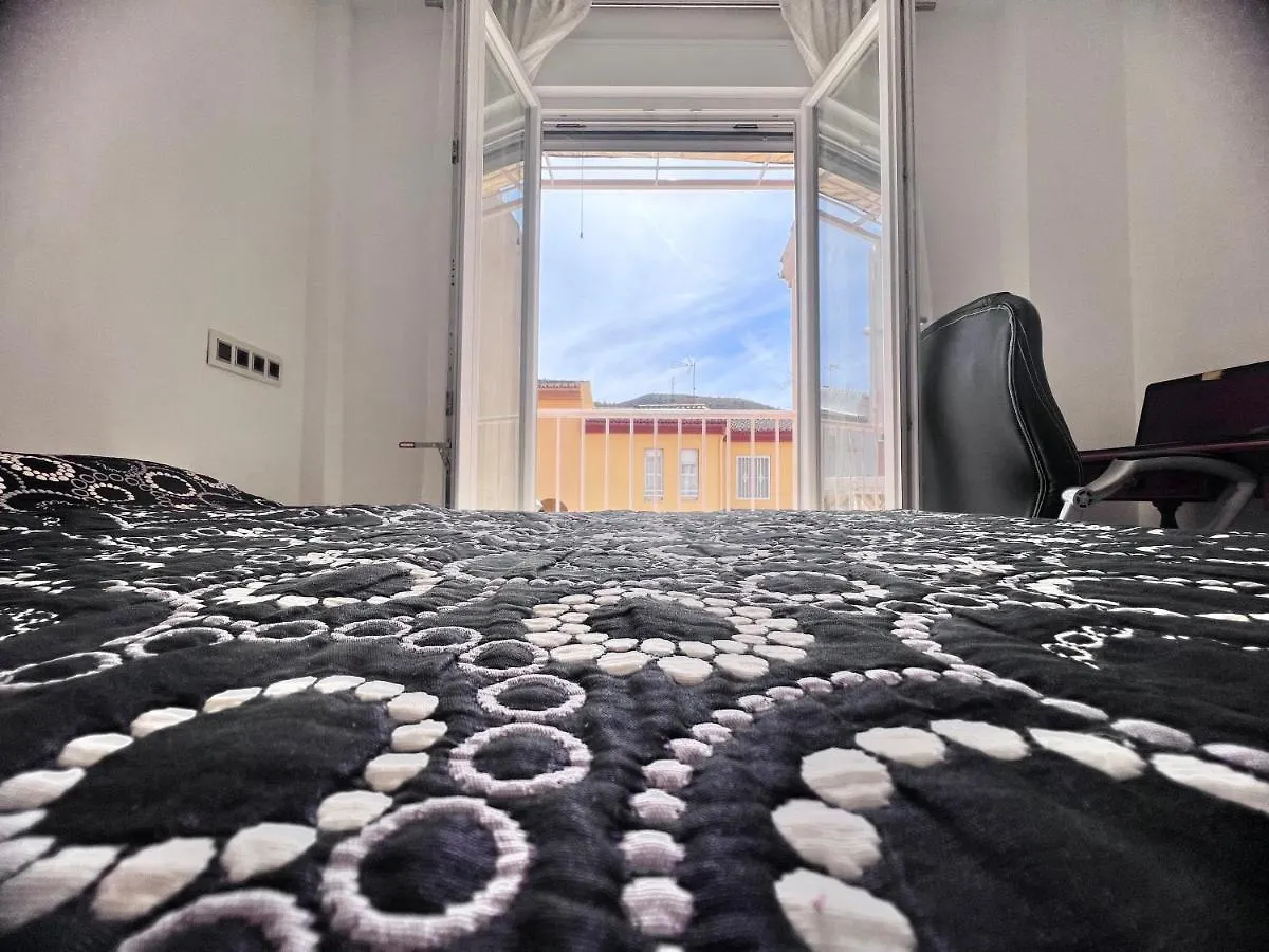 Casa Ideal Familias Y Grupos Con Balcones Exterior Soleada Patios Cerca Alhambra, Sierra Nevada, Rio Genil, Lancha Del Genil, Parque Llano Y Reloj Del Sol Con Barbacoas, Campo De Futbol, Circuito Gimnasia Apartment Granada Homestay