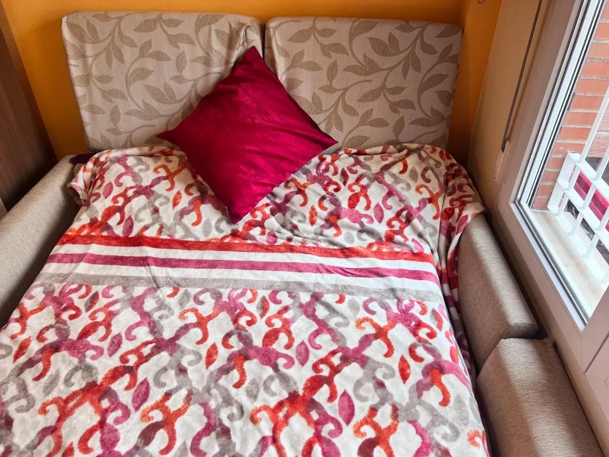 Casa Ideal Familias Y Grupos Con Balcones Exterior Soleada Patios Cerca Alhambra, Sierra Nevada, Rio Genil, Lancha Del Genil, Parque Llano Y Reloj Del Sol Con Barbacoas, Campo De Futbol, Circuito Gimnasia Apartment Granada 0*,