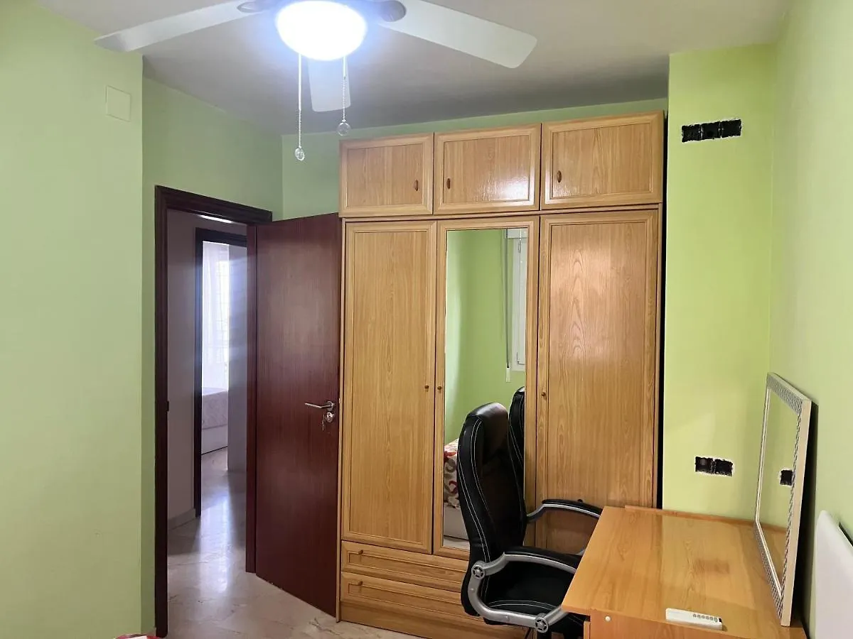 Casa Ideal Familias Y Grupos Con Balcones Exterior Soleada Patios Cerca Alhambra, Sierra Nevada, Rio Genil, Lancha Del Genil, Parque Llano Y Reloj Del Sol Con Barbacoas, Campo De Futbol, Circuito Gimnasia Apartment Granada 0*,  Spain