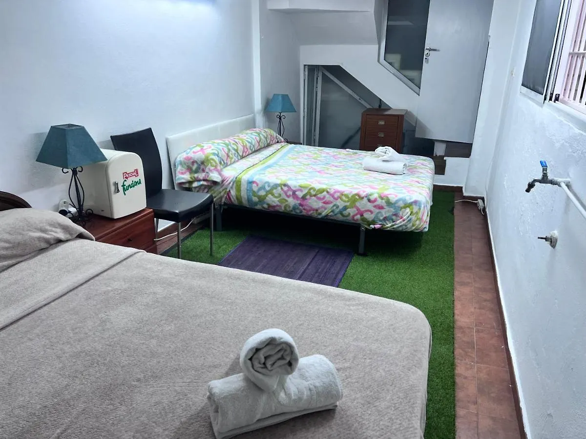 Casa Ideal Familias Y Grupos Con Balcones Exterior Soleada Patios Cerca Alhambra, Sierra Nevada, Rio Genil, Lancha Del Genil, Parque Llano Y Reloj Del Sol Con Barbacoas, Campo De Futbol, Circuito Gimnasia Apartment Granada Homestay